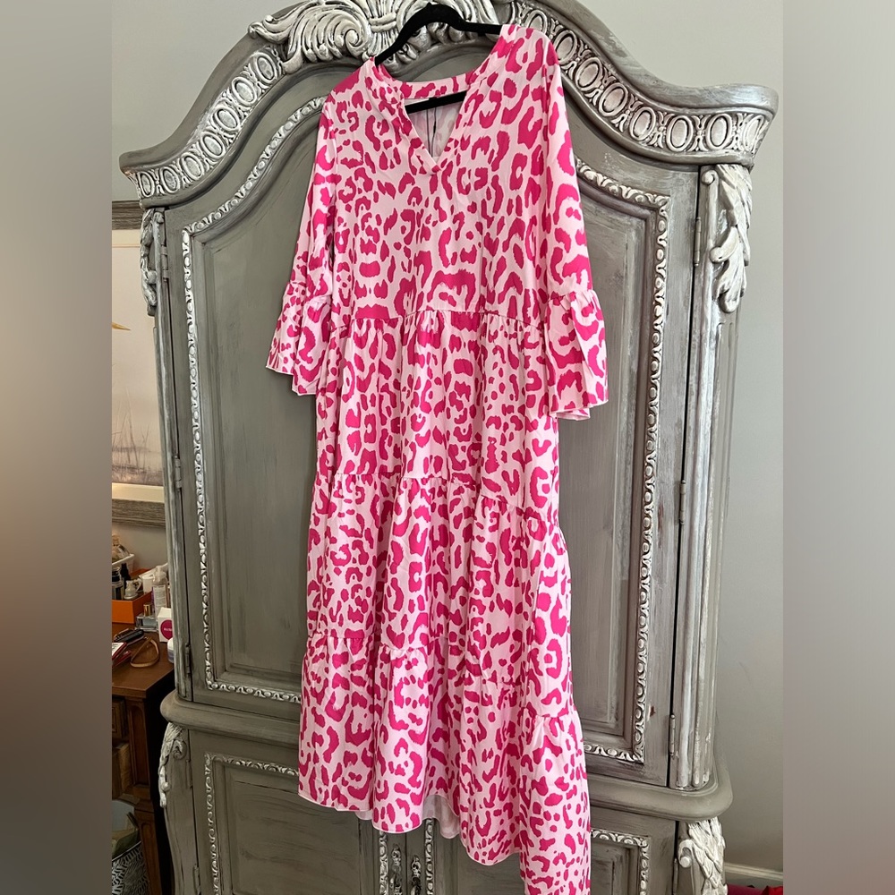 Hot pink Leopard Caftan. NWT. full length.